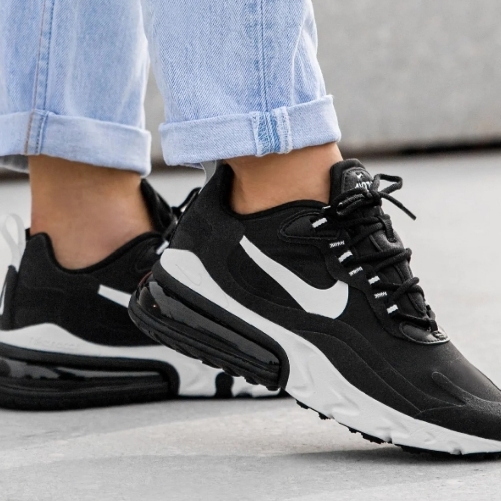 Nike AirMax 270 React Streetwear/Running Shoes Size 10 Men/11.5 Women - Picture 1 of 12